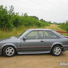 Ford Escort SOLGT og DØD