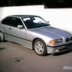 BMW 328i Coupé **Solgt**