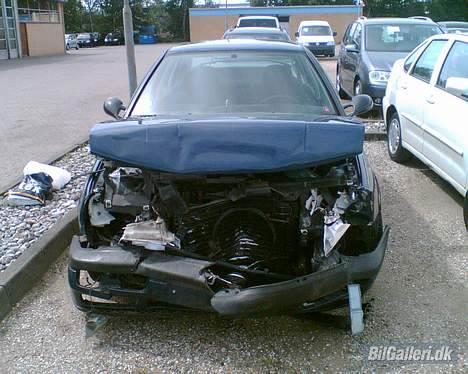 VW Vento(total skadet) billede 6