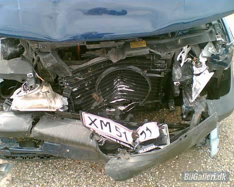 VW Vento(total skadet) billede 8