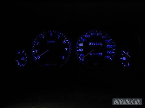 Toyota Corolla SPORT "SOLGT" - Det blå lys er ikke så kraftigt på billedet som det er i virkeligheden billede 3