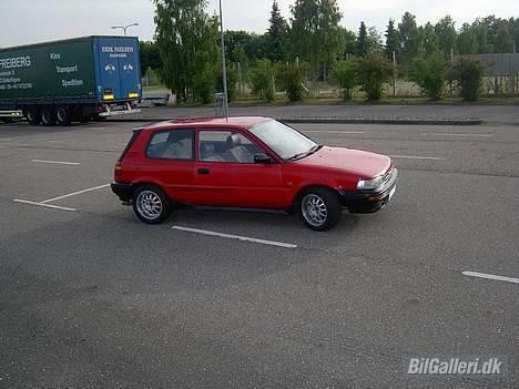 Toyota Corolla Turbo (Raceren) - Fælgen passer meget godt til bilen, mangler dog en sænkning... billede 3