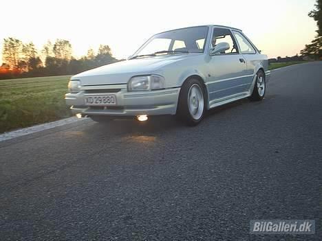 Ford Escort 1,6  (solgt) - ihh hvor hun spinder ;) billede 18