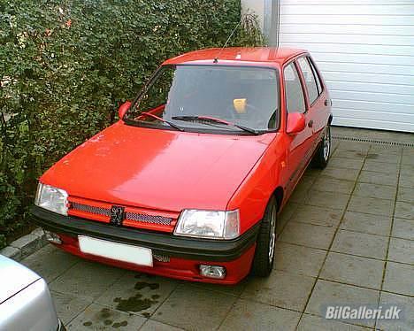 Peugeot 205 version "SU Bling" - Den er lav? (i al fald i for) billede 2