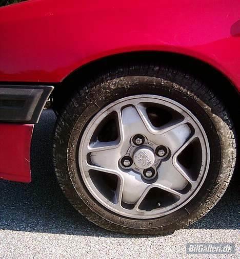 Peugeot 205 version "SU Bling" - Inden fælgene blev frisket op billede 3