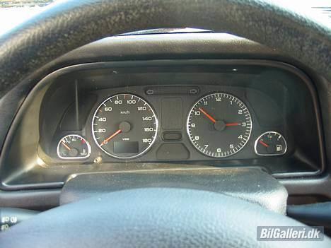 Peugeot 306 1,4 glx - Så måtte der sættes aluringe i............ pynter da lidt ;-) billede 2