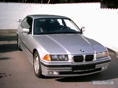 BMW 328i Coupé **Solgt** billede 2