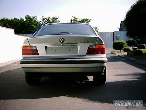 BMW 328i Coupé **Solgt** billede 3