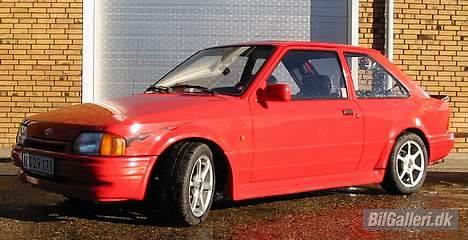 Ford Escort *SOLGT* - Forenden med straferinger billede 1