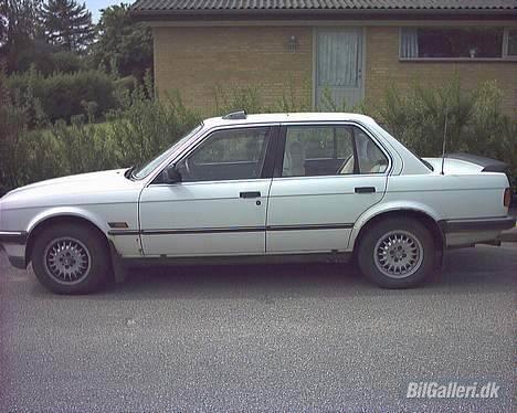BMW 320i E30 (solgt) billede 8