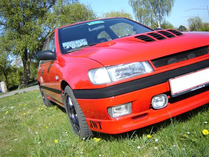 Nissan Sunny "Gadekrydset" - og ja det er den originale lak der er 15 år gammel! billede 9