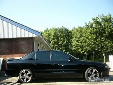 Mitsubishi Galant 2000 *SOLGT* - Efter jeg toned ruder og sænkede den fra 40mm til 55mm billede 2