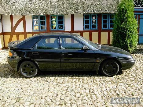Mazda 323F *Solgt* billede 3
