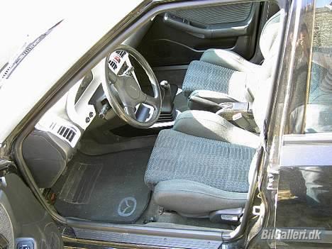Mazda 323F *Solgt* billede 5