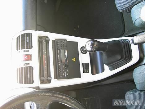 Mazda 323F *Solgt* billede 6