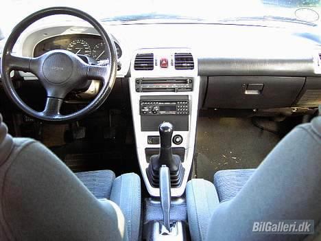 Mazda 323F *Solgt* billede 10