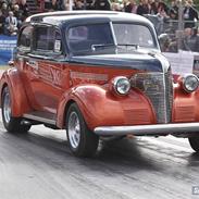 Chevrolet De Luxe 85 2 dørs Sedan