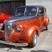 Chevrolet De Luxe 85 2 dørs Sedan