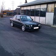 BMW E30 320I 