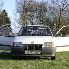 Opel KADETT E 1.3s SOLGT :)
