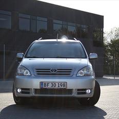 Toyota avensis verso