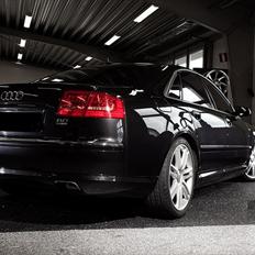 Audi A8 6,0 W12 (STJÅLET)