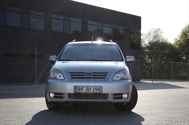 Toyota avensis verso billede 1