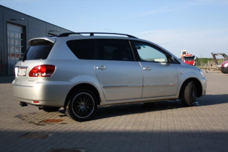 Toyota avensis verso billede 4