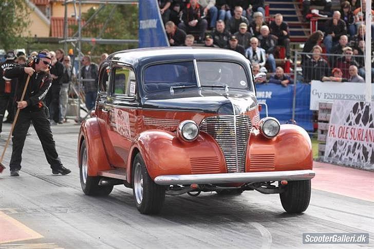 Chevrolet De Luxe 85 2 dørs Sedan billede 1