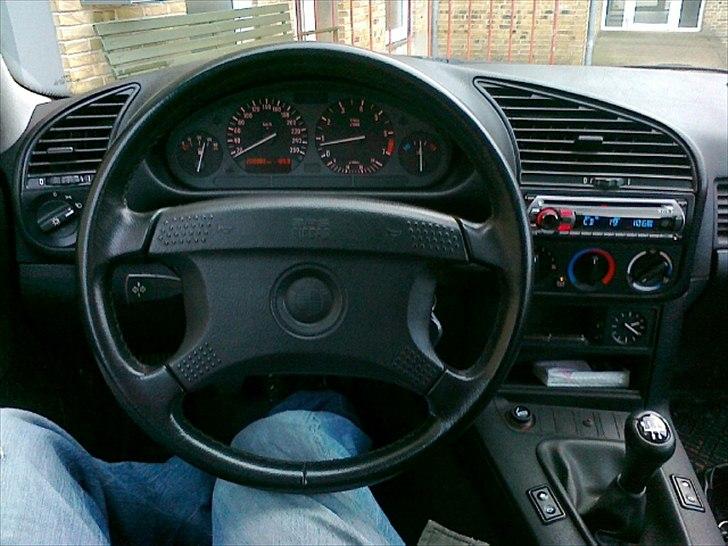 BMW E36 Coupe 320i (Til salg) billede 7