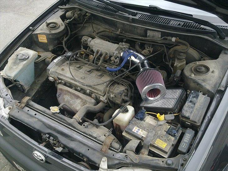 Toyota Corolla - Kunne godt trænge til en vask :p billede 13