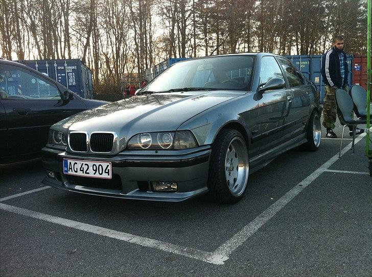 BMW E36 320i *SOLGT* billede 1