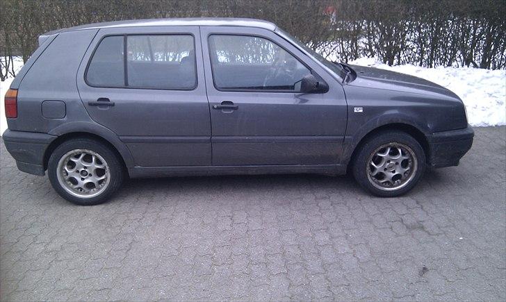 VW golf 1,8 solgt billede 2