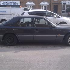 Mercedes Benz E klasse 300D AUT  (TDL. BIL)