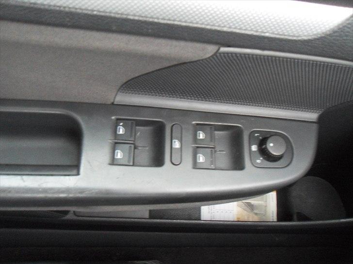 VW Golf 5 (totalskadet) billede 3