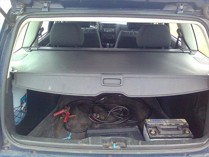 VW POLO Variant - Ja måtte ha mig et andet batteri, skal bare lige ha det skiftet. billede 16