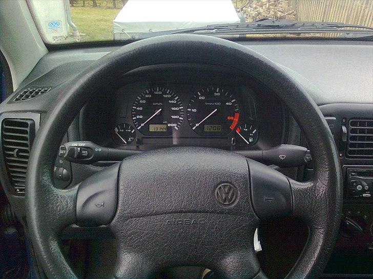 VW POLO Variant - Fartpilot skulle ifølge VW ikke være muligt på denne måde. Men trods det sidder det i min og virker perfekt. billede 17