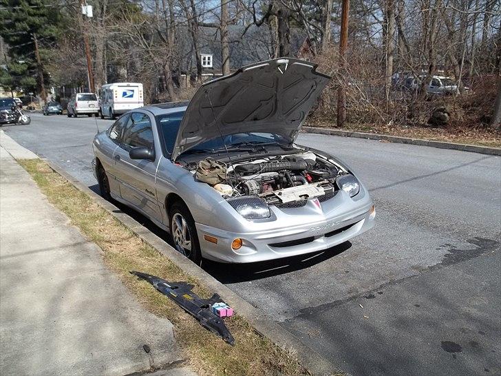 Pontiac Sunfire 2,2 SE - Skiftede pærerne i forlygterne, da de gamle var for ringe billede 20