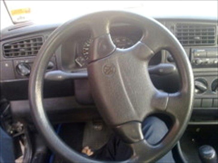 VW golf 1,8 solgt billede 9