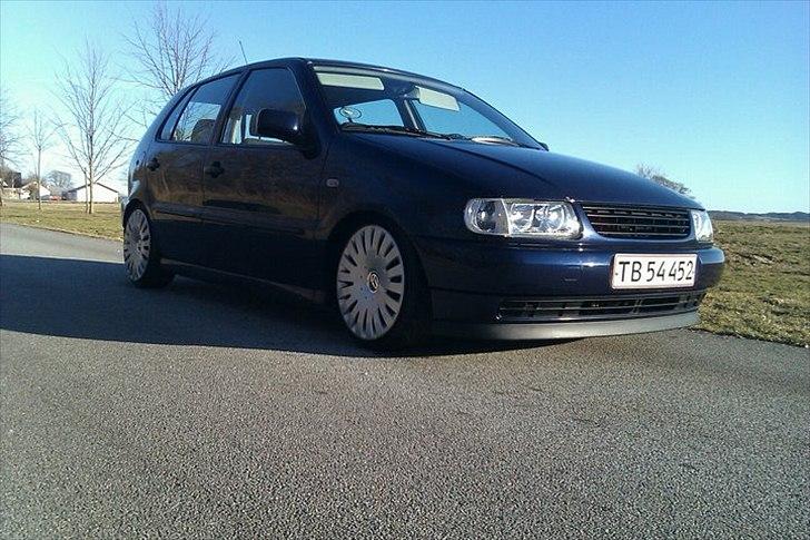 VW Polo 6N 1,6 5 døre. 1998. (SOLGT) billede 1