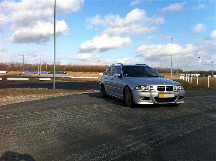 BMW E46 330D SOLGT billede 16