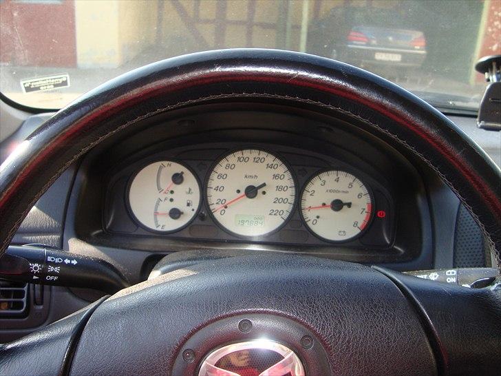 Mazda 323F BJ billede 7