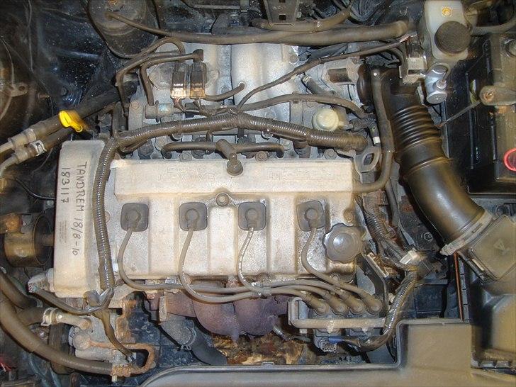 Mazda 323F BJ billede 8