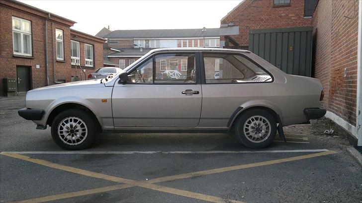 VW Polo classic C - køn?? tja det er op til øjet der beskuer :) I mine øjne er dette en rigtig coupé, 2 døre og udvendigt bagagerum billede 1