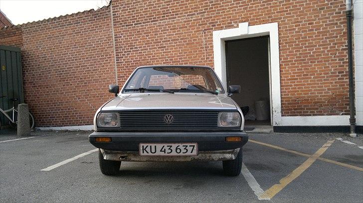 VW Polo classic C - Derby front. derby skiftede navn til polo classic i 83 men beholdt fronten. i 85-86 fik polo classic alm runde forlygter  billede 5