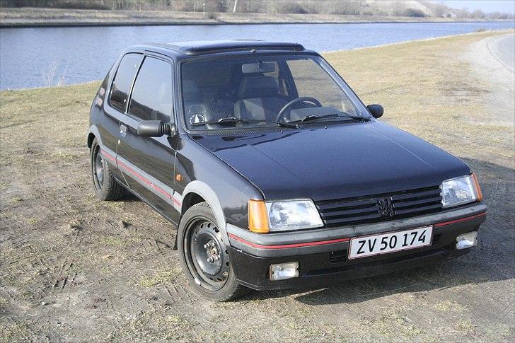 Peugeot 205 1.9 gti mi16 billede 1