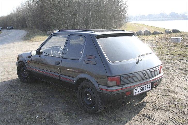 Peugeot 205 1.9 gti mi16 billede 3