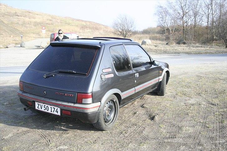 Peugeot 205 1.9 gti mi16 billede 4