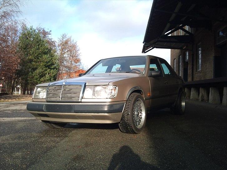 Mercedes Benz 230E w124 billede 7