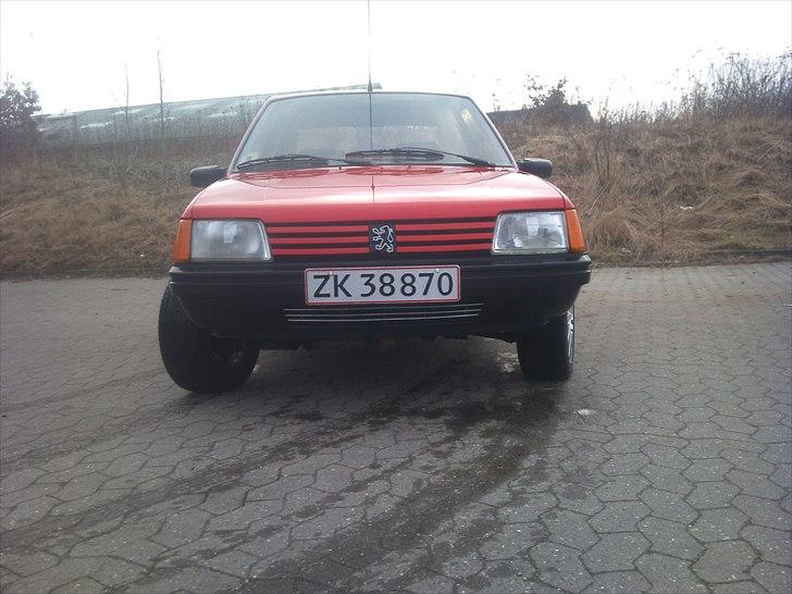Peugeot 205 "paul" givet væk billede 2